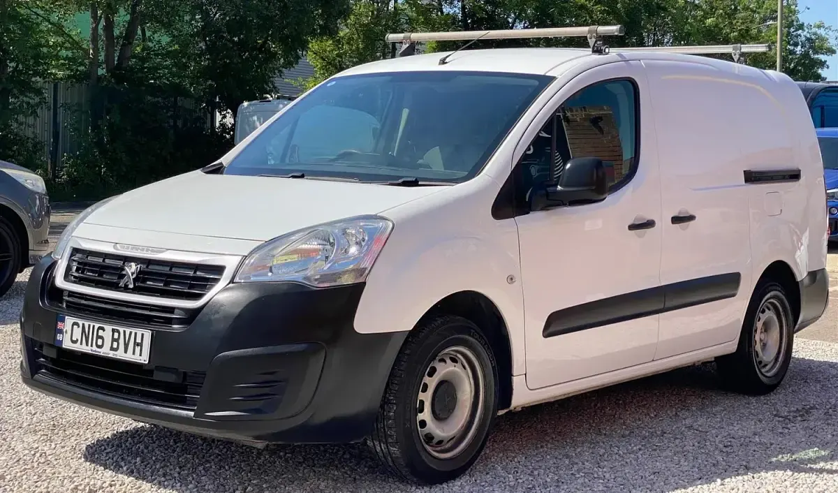 Used Peugeot Partner S 2016 White MPV