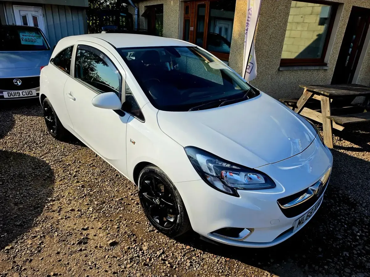 Used Vauxhall Corsa SRi 2018 White Hatchback