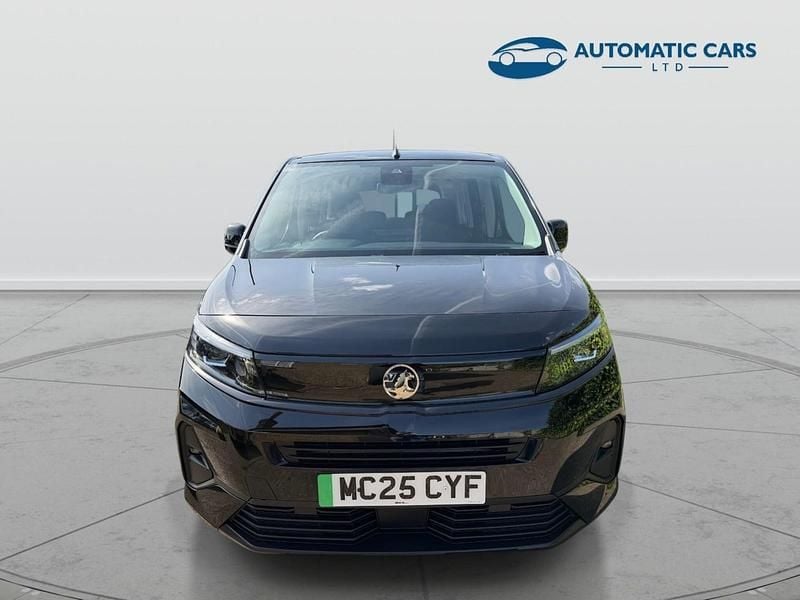 Usado Vauxhall Combo Design Edition 100 kW (136 HP) 2025 Preto Monovolume