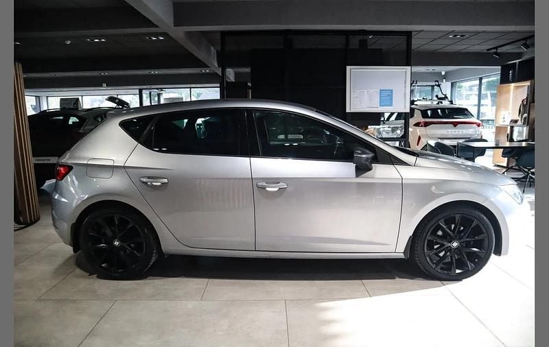 Used Seat Leon Black Edition 147 HP (108 kW) 2019 Silver Hatchback