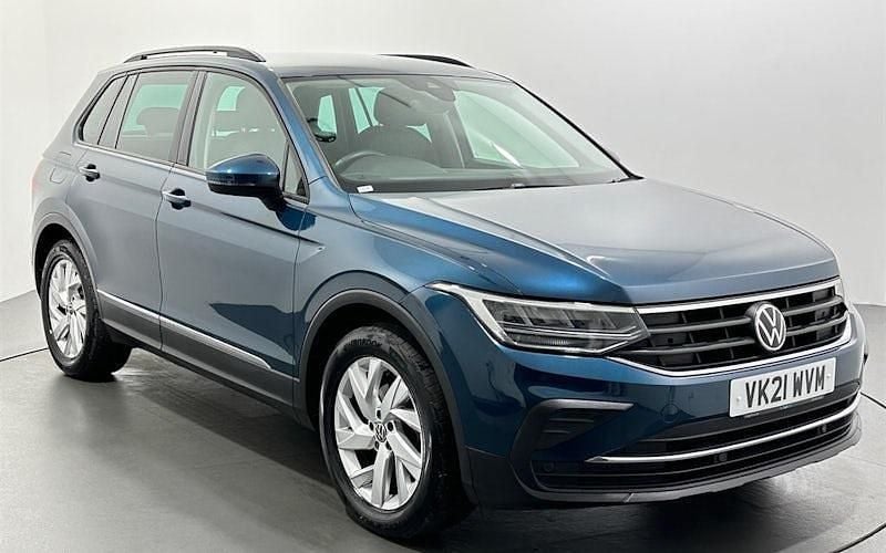 Used 2023 VW Tiguan Life SUV | £14,843 (Good price) - Image 1/3