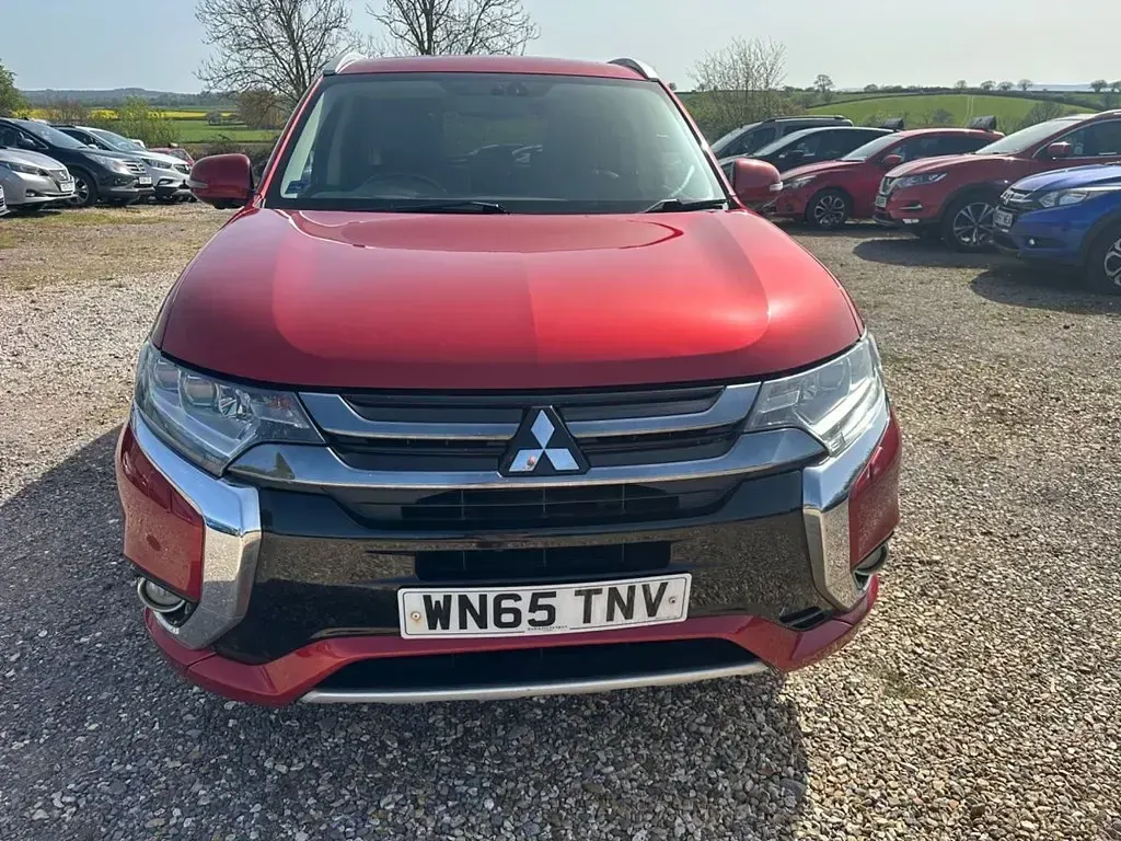 Usado Mitsubishi Outlander P-HEV 200 HP (147 kW) 2015 Vermelho SUV