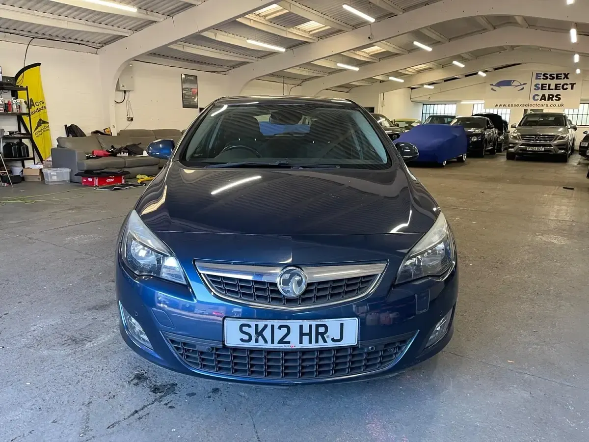 Used Vauxhall Astra SRi 165 HP (121 kW) 2012 Blue Hatchback