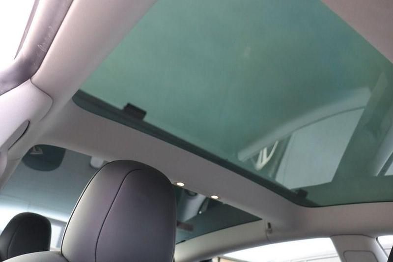 Used Tesla Model 3 Standard Range Plus 366 kW (498 HP) 2021 White Sedan