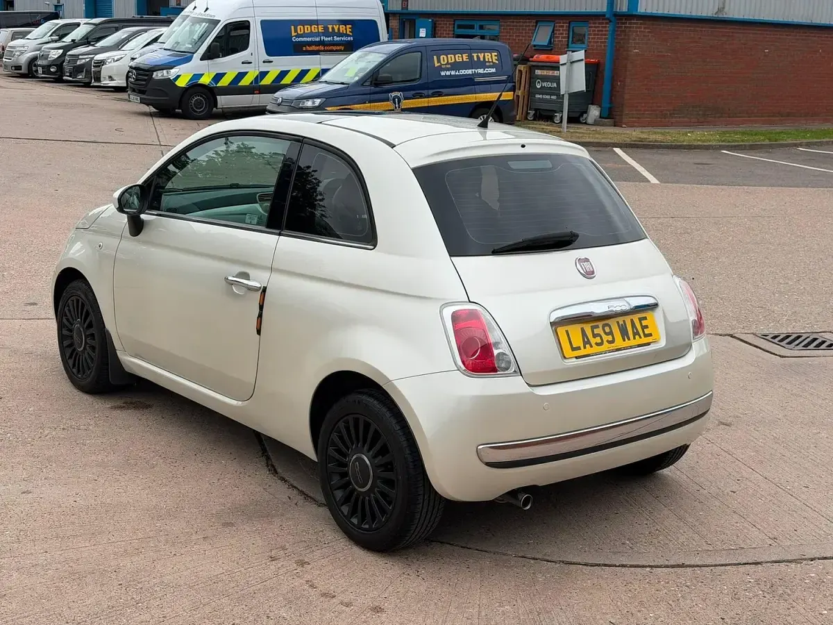 Used Fiat 500 Lounge 69 HP (50 kW) 2013 White Hatchback