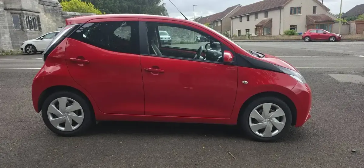 Used Toyota Aygo X-play 69 HP (50 kW) 2016 Red Hatchback