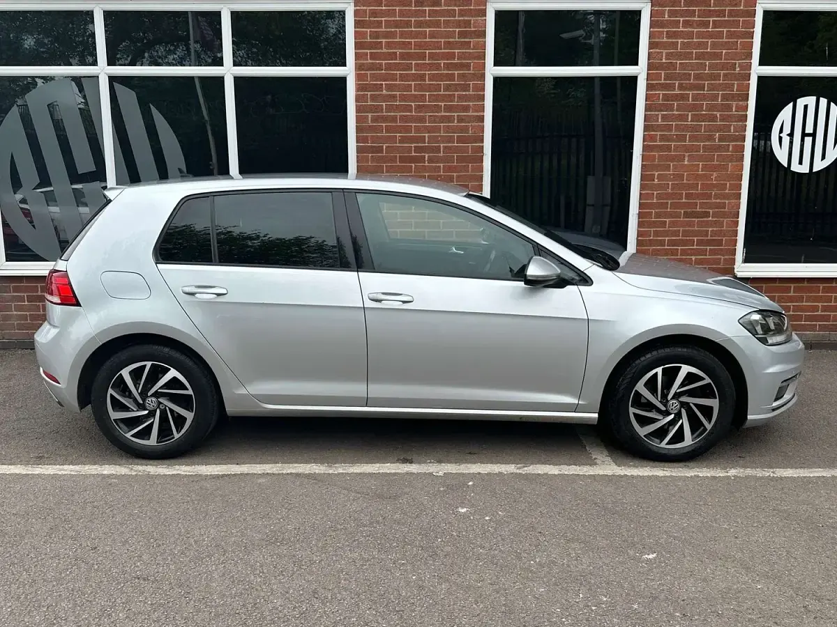 Used VW Golf VII Match 150 HP (110 kW) 2019 Silver Hatchback