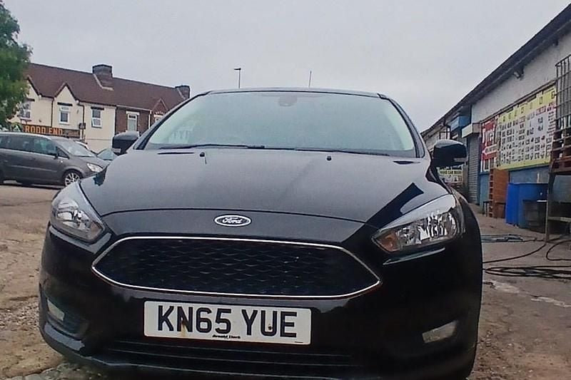 Black Used 2015 Ford Focus Zetec Hatchback | £2,750 (Super price) - Image 1/1