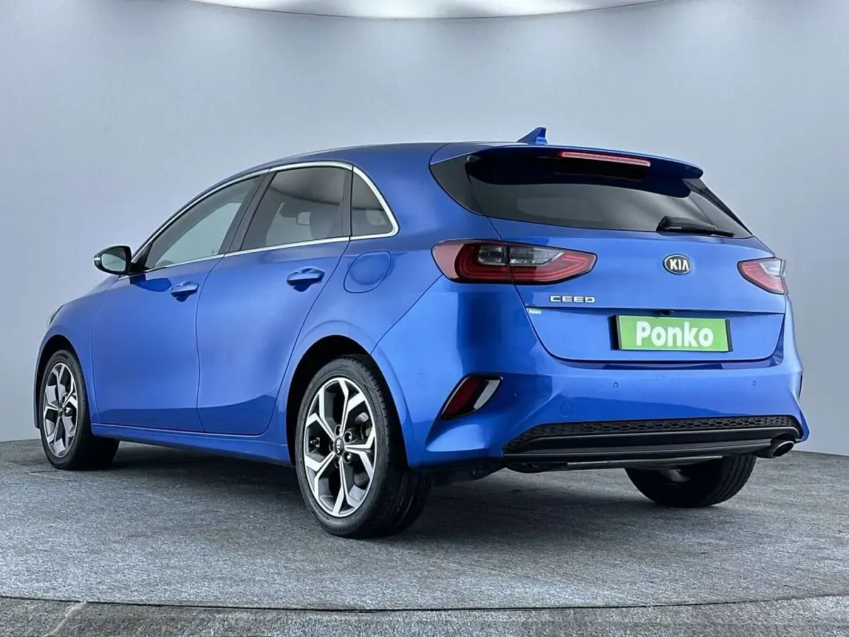 Käytetty Kia Ceed 138 HP (101 kW) 2019 Sininen Viistoperä