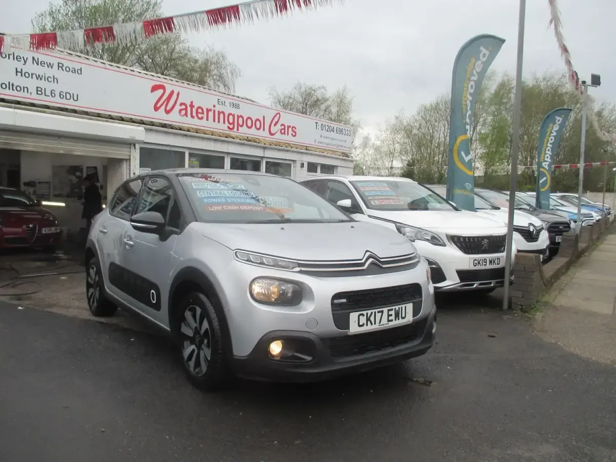 Usado Citroën C3 Flair 110 CV (80 kW) 2017 Plateado Utilitario