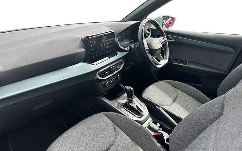 Usado Seat Arona Xperience 110 HP (80 kW) 2023 Prateado SUV