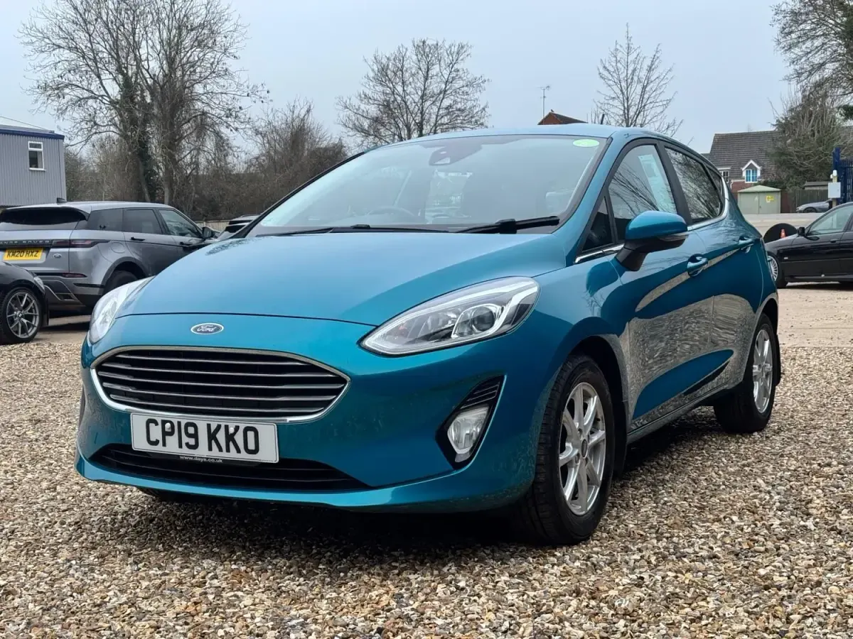 Usado Ford Fiesta Zetec 100 HP (73 kW) 2019 Azul Citadino