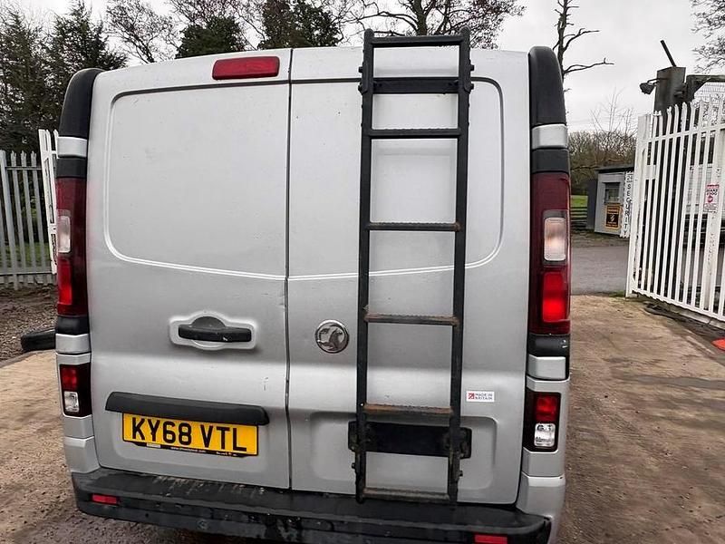 Used Vauxhall Vivaro Sportive 120 HP (88 kW) 2018 Silver