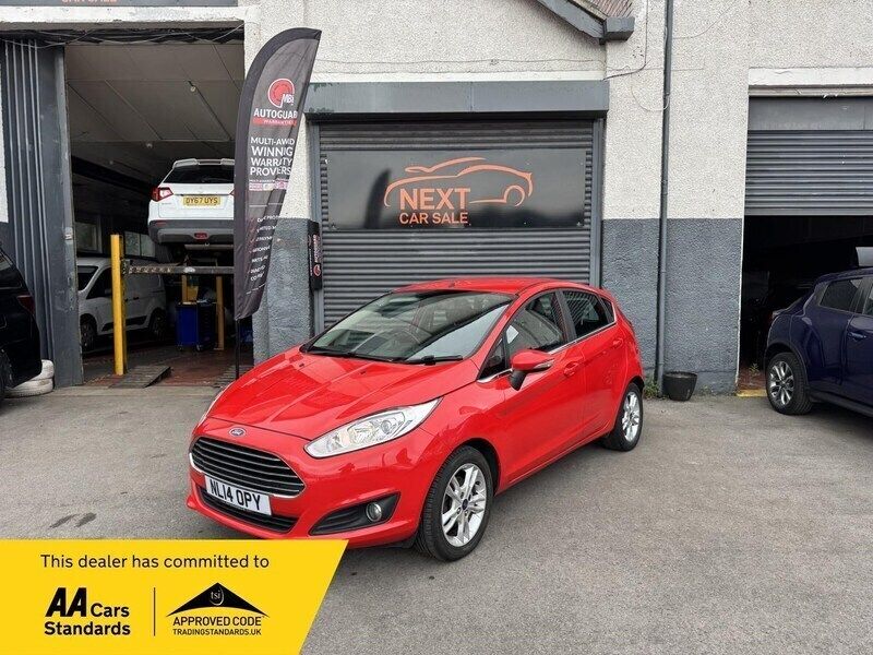 Red Used 2014 Ford Fiesta Zetec Hatchback | £3,850 (Fair price) - Image 1/4