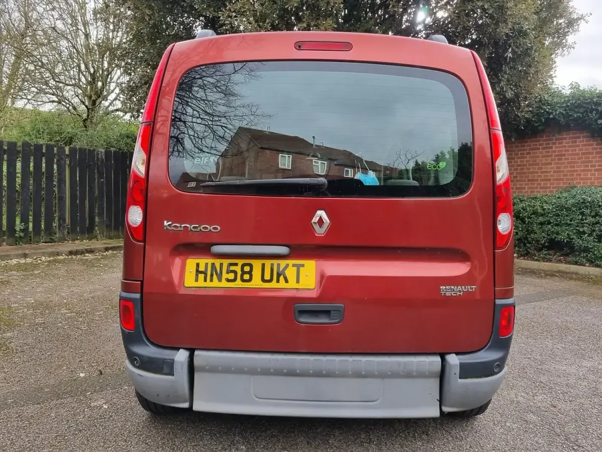 Used Renault Kangoo Expression 2009 Red MPV