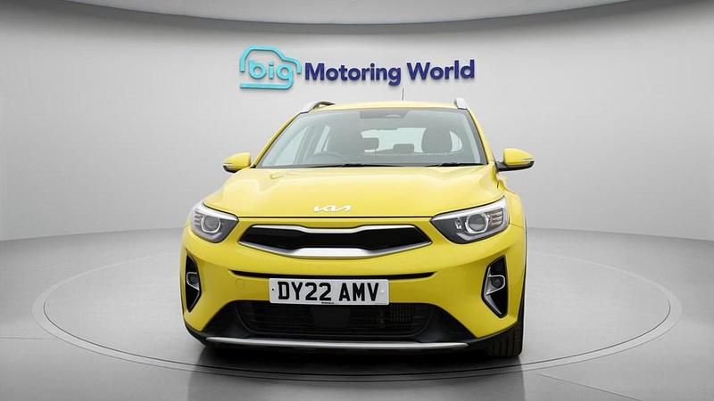 Used Kia Stonic 99 HP (72 kW) 2022 Yellow SUV