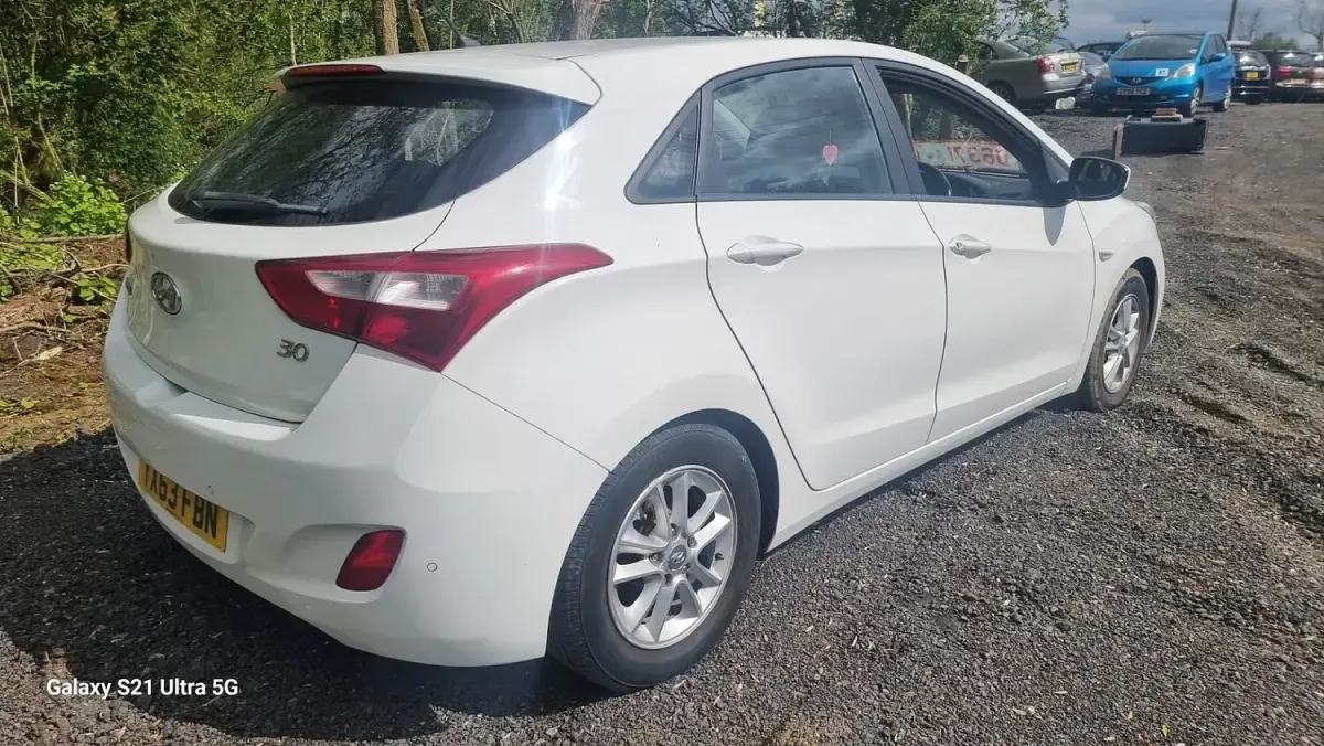 Used Hyundai i30 Active 108 HP (79 kW) 2013 White Hatchback