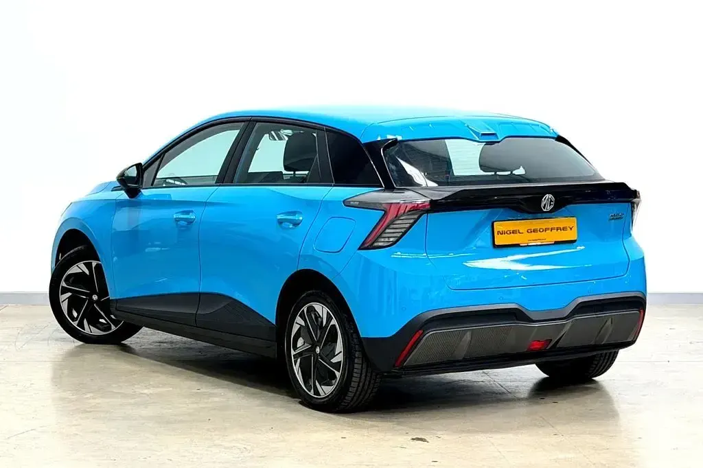 Used MG MG4 EV SE 319 kW (435 HP) 2023 Blue Hatchback