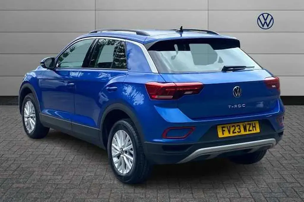 Used VW T-Roc Life 150 HP (110 kW) 2023 Blue SUV