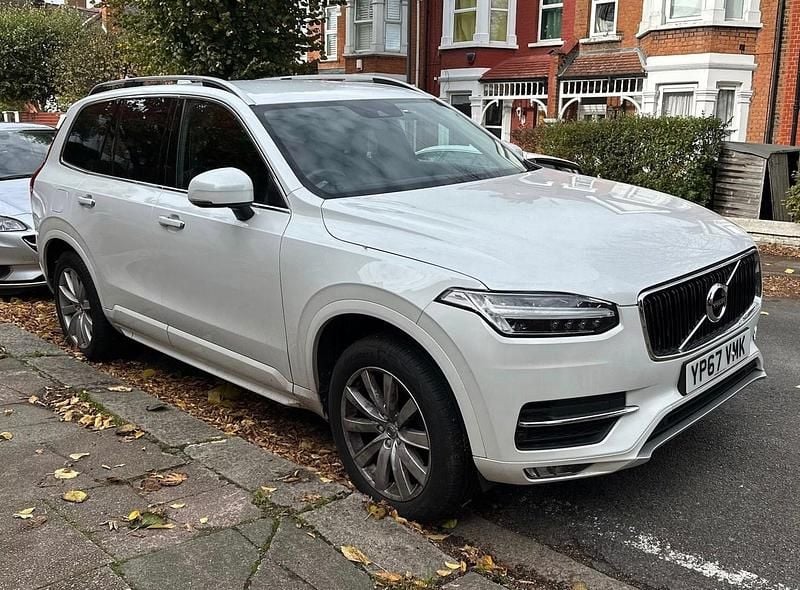 White Used 2017 Volvo XC90 Momentum SUV | £23,290 (Fair price) - Image 1/2