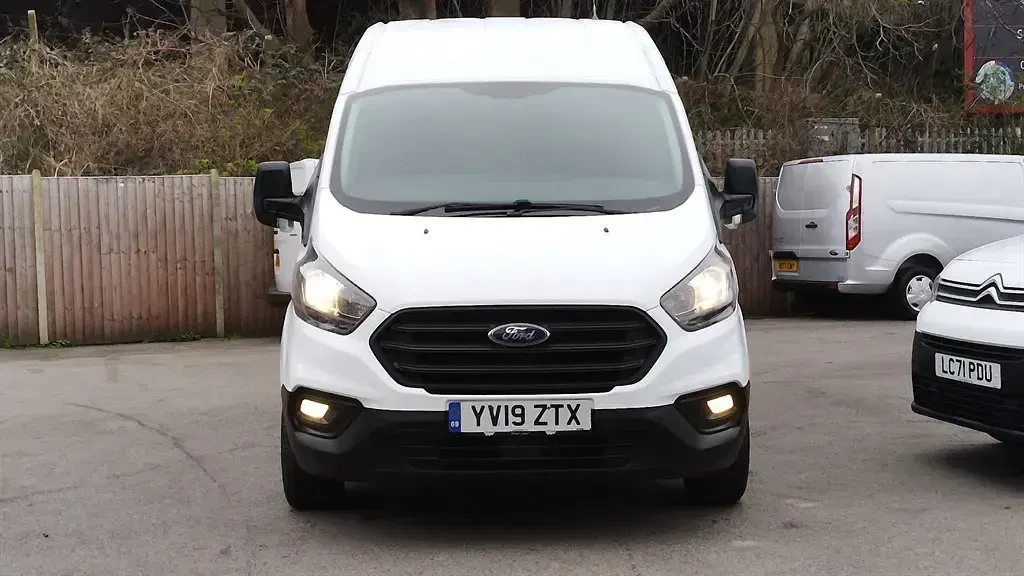 Usado Ford Transit Custom 105 CV (77 kW) 2019 Blanco Van