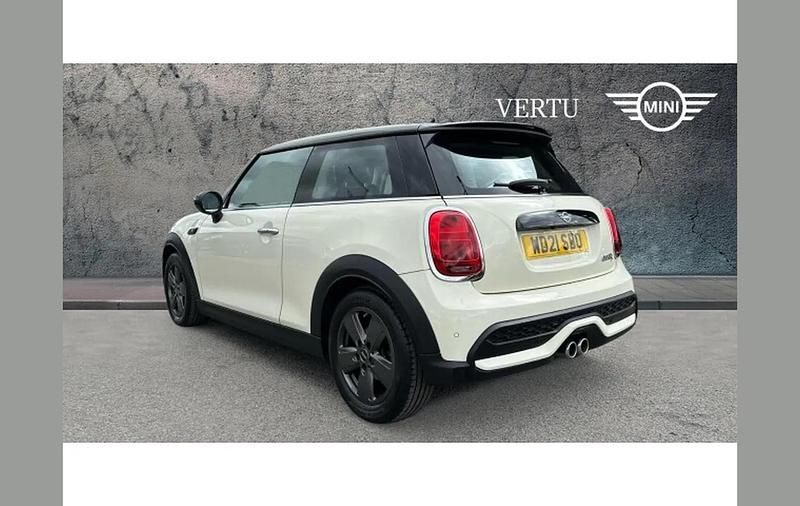 Used Mini Cooper S Classic 178 HP (130 kW) 2021 White Hatchback