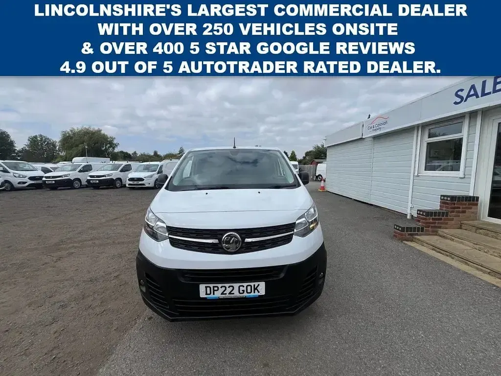 Used Vauxhall Vivaro S 100 HP (73 kW) 2022 White MPV