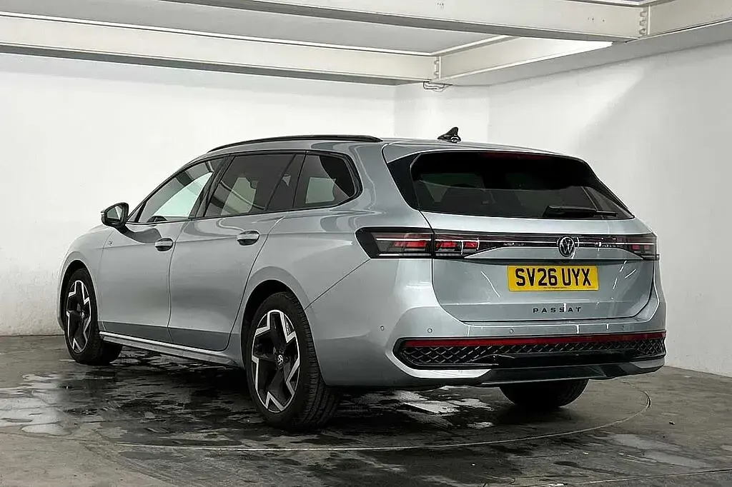 Used VW Passat R-line 204 HP (150 kW) 2026 Silver Estate