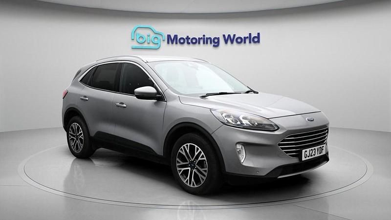 Used Ford Kuga Titanium 150 HP (110 kW) 2023 Silver SUV