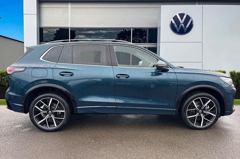 Used VW Tiguan R-line 272 HP (200 kW) 2025 Blue SUV