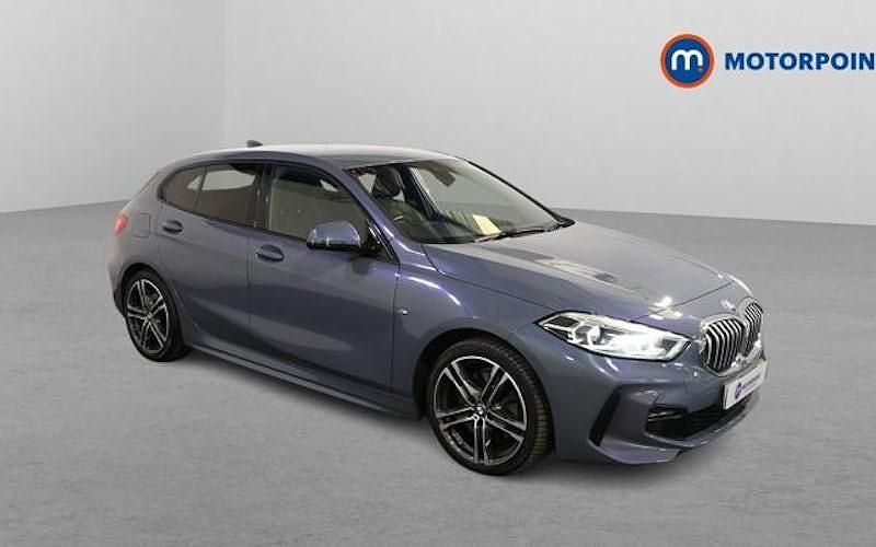 Begagnad BMW 120 M Sport 190 HK (139 kW) 2021 Halvkombi