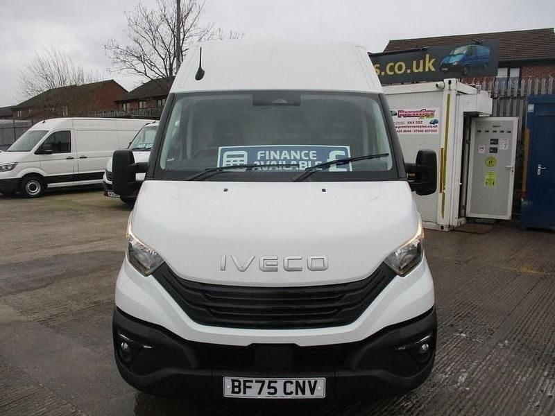 Used Iveco Daily 136 HP (100 kW) 2025 White