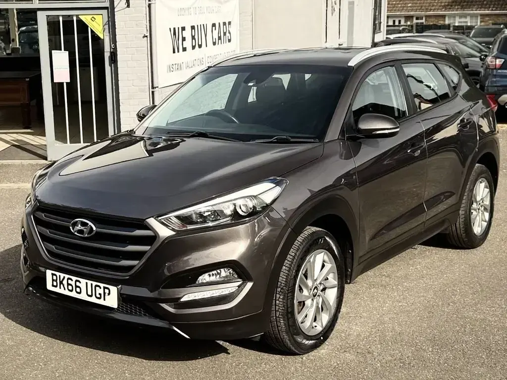Used Hyundai Tucson SE 116 HP (85 kW) 2016 Grey SUV