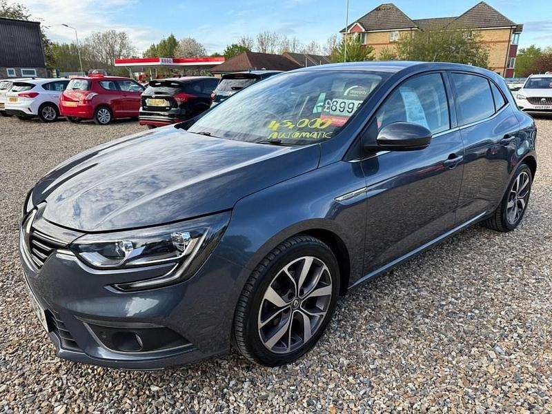 Usado Renault Mégane IV Dynamique 110 HP (80 kW) 2017 Cinzento Citadino