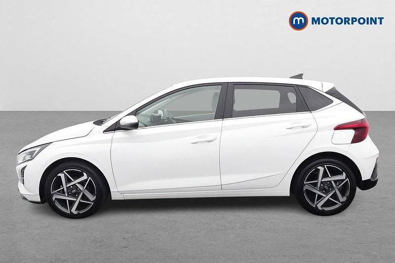 Used Hyundai i20 Premium 2025 White Hatchback