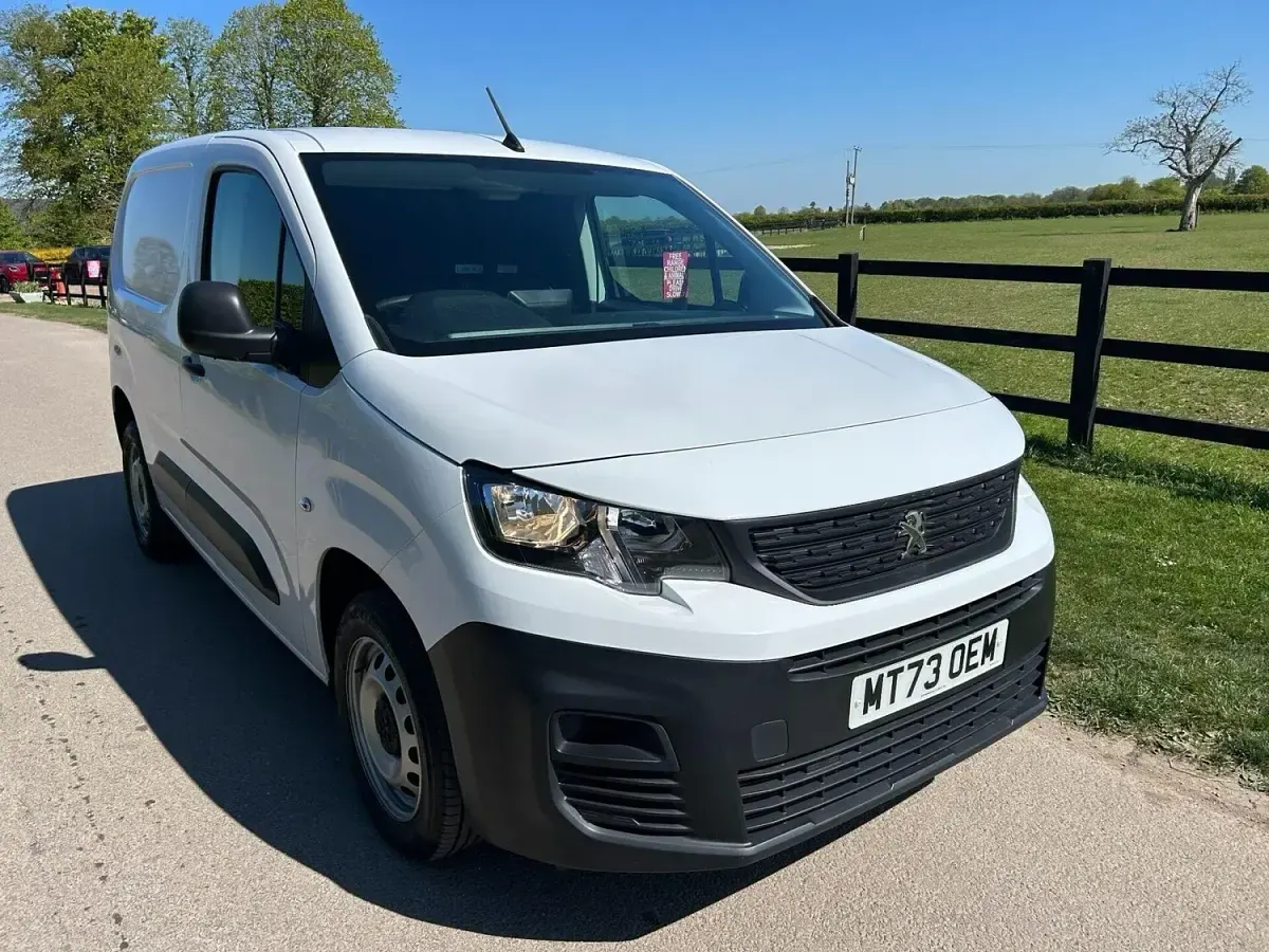 Used Peugeot Partner Premium 131 HP (96 kW) 2023 White MPV