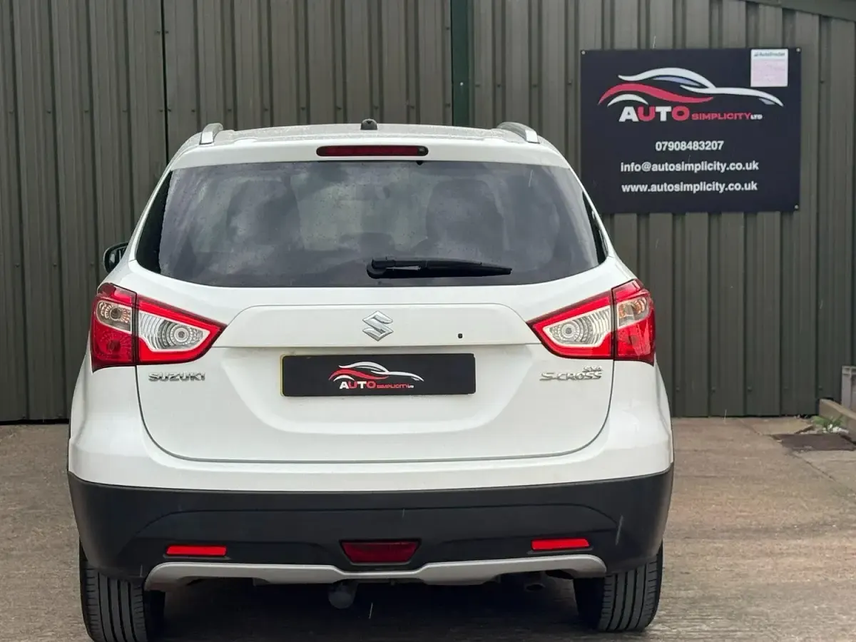 Used Suzuki SX4 S-Cross SZ4 120 HP (88 kW) 2014 White Hatchback
