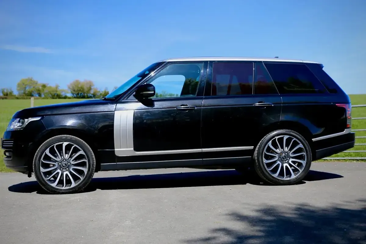 Begagnad Land Rover Range Rover Autobiography 339 HK (249 kW) 2014 Svart SUV