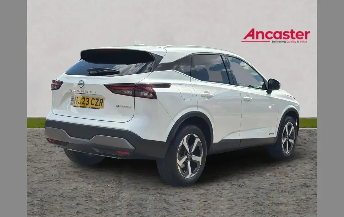 Used Nissan Qashqai N-Connecta 190 HP (139 kW) 2023 White SUV