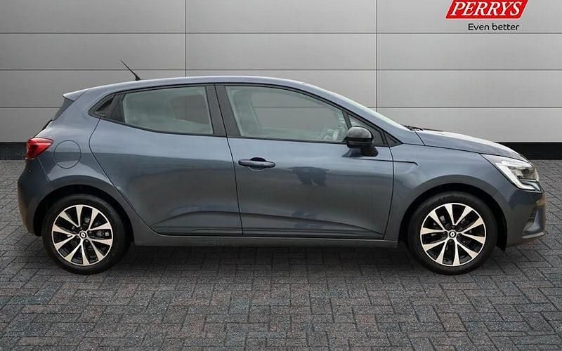 Used Renault Clio V Evolution 90 HP (66 kW) 2023 Hatchback