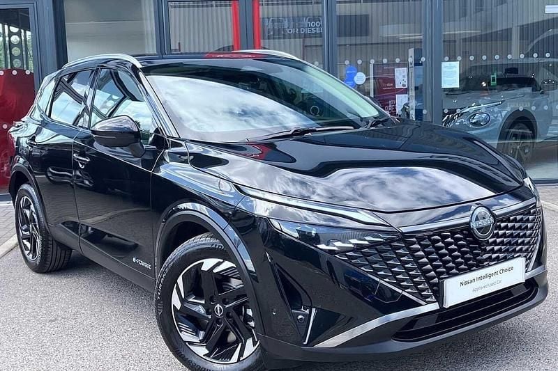 Black Used 2025 Nissan Qashqai N-Connecta SUV | £27,071 (Fair price) - Image 1/4