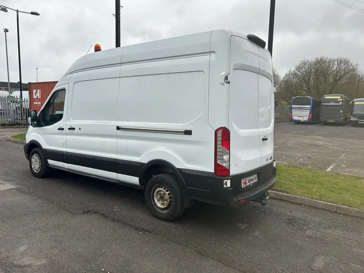 Used Ford Transit 130 HP (95 kW) 2021 White Van