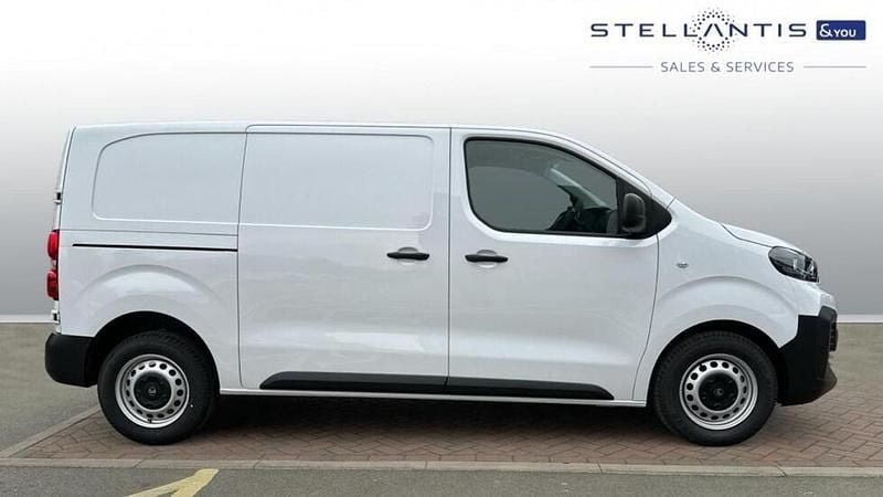 White New 2024 Citroën Dispatch MPV | £19,995 (Fair price) - Image 1/4