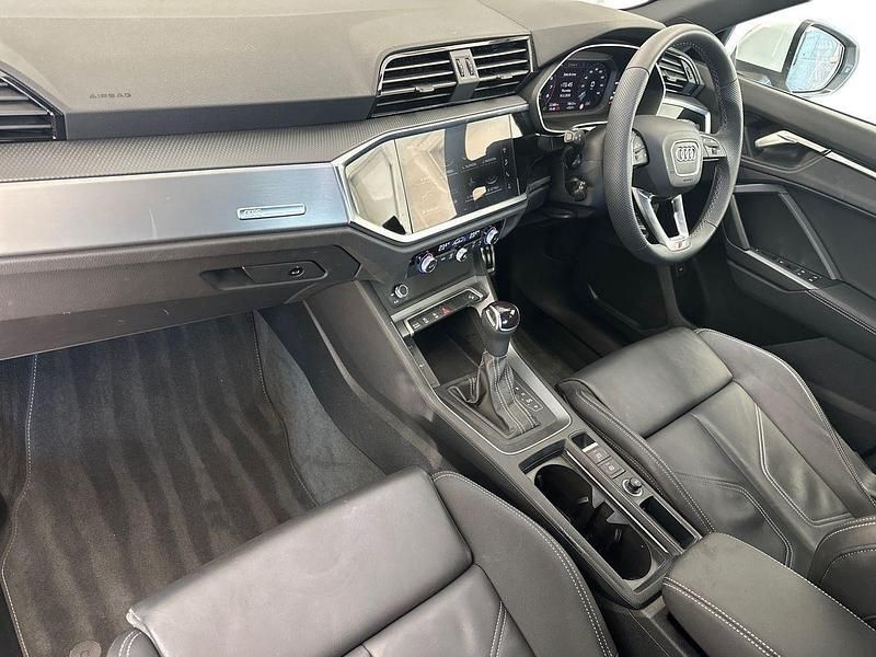 Used Audi Q3 S-Line 150 HP (110 kW) 2024 White SUV