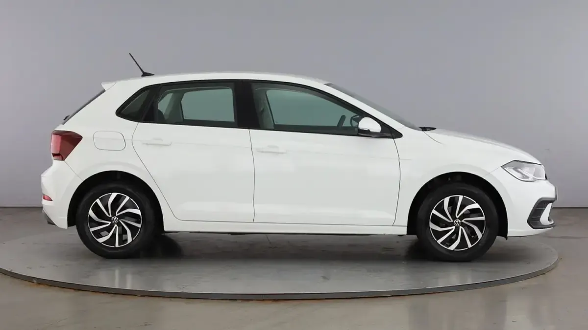 Used VW Polo Life 95 HP (69 kW) 2024 White Hatchback