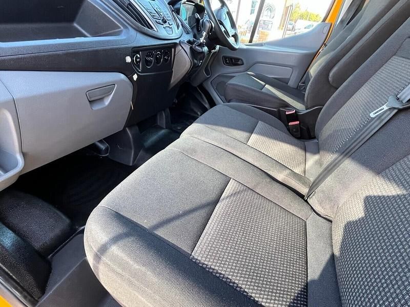 Used Ford Transit 125 HP (91 kW) 2016 Yellow Van