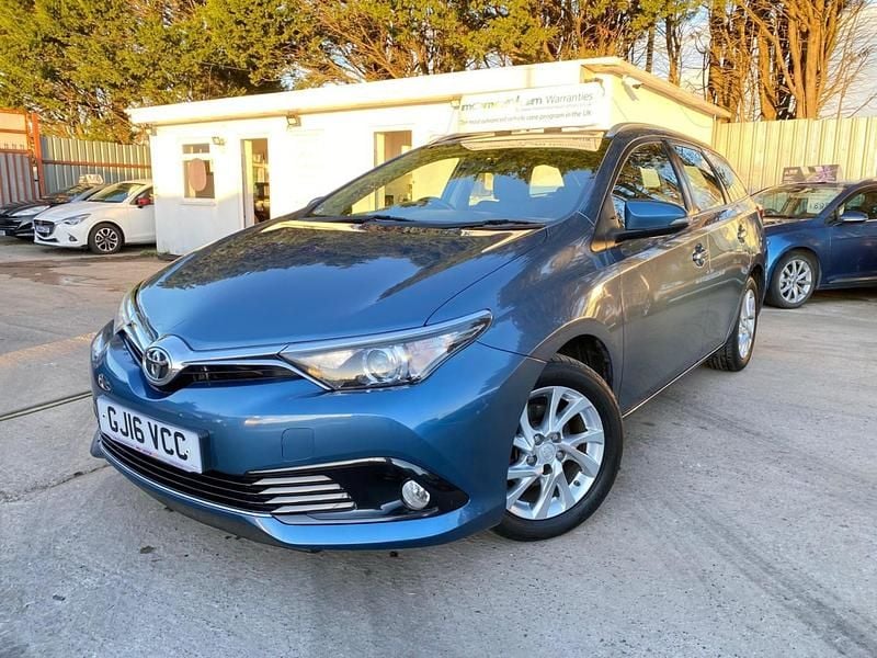 Used Toyota Auris 2016 Blue Estate