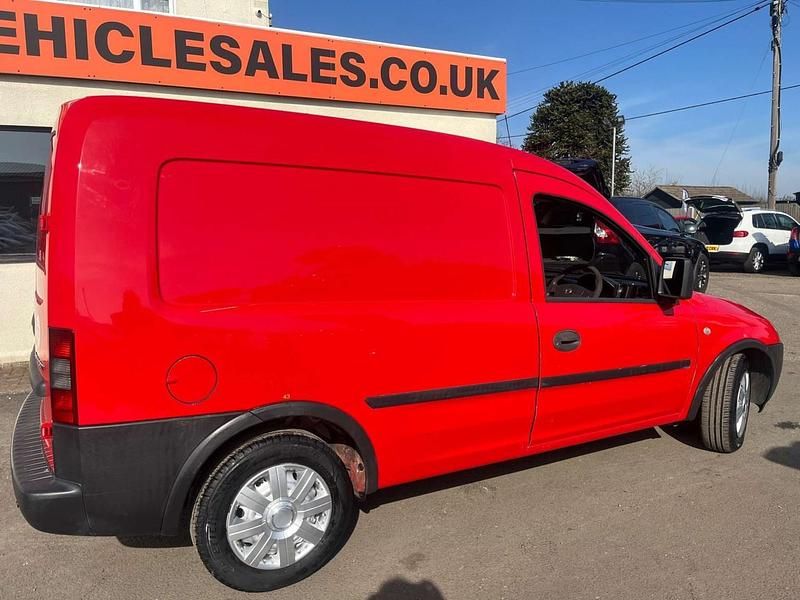 Used Vauxhall Combo 2011 Red MPV