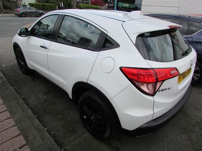 Second-hand Honda HR-V SE 120 CP (88 kW) 2015 Alb SUV