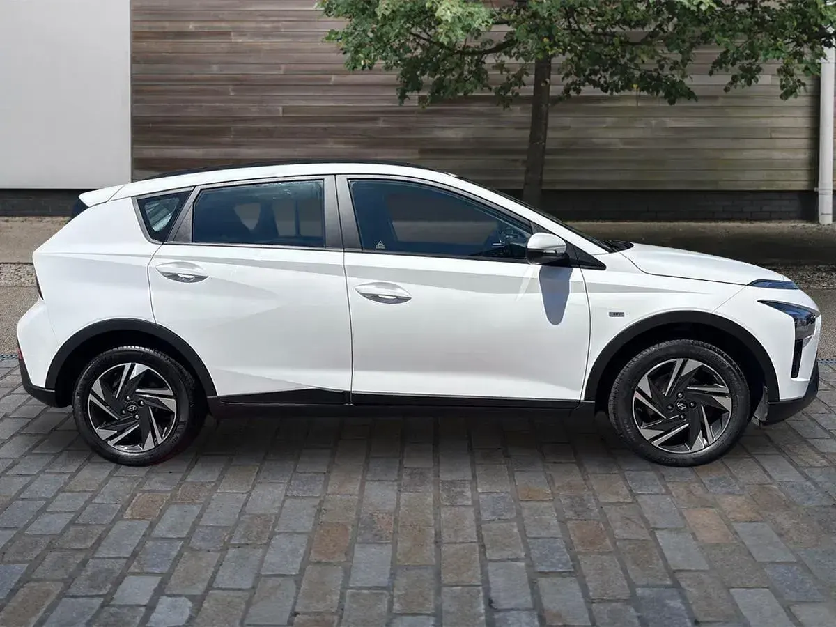 Used Hyundai Bayon SE 100 HP (73 kW) 2022 White SUV